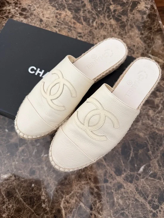CHANEL Cream Leather Espadrille Mule Slides - Picture 1 of 7